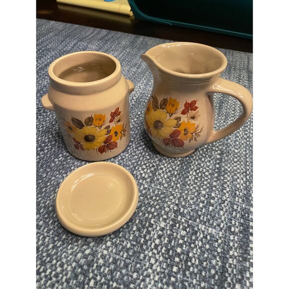 Vintage Hyalyn Autumn Flowers creamer and sugar crock vintage like new - Picture 2 of 3